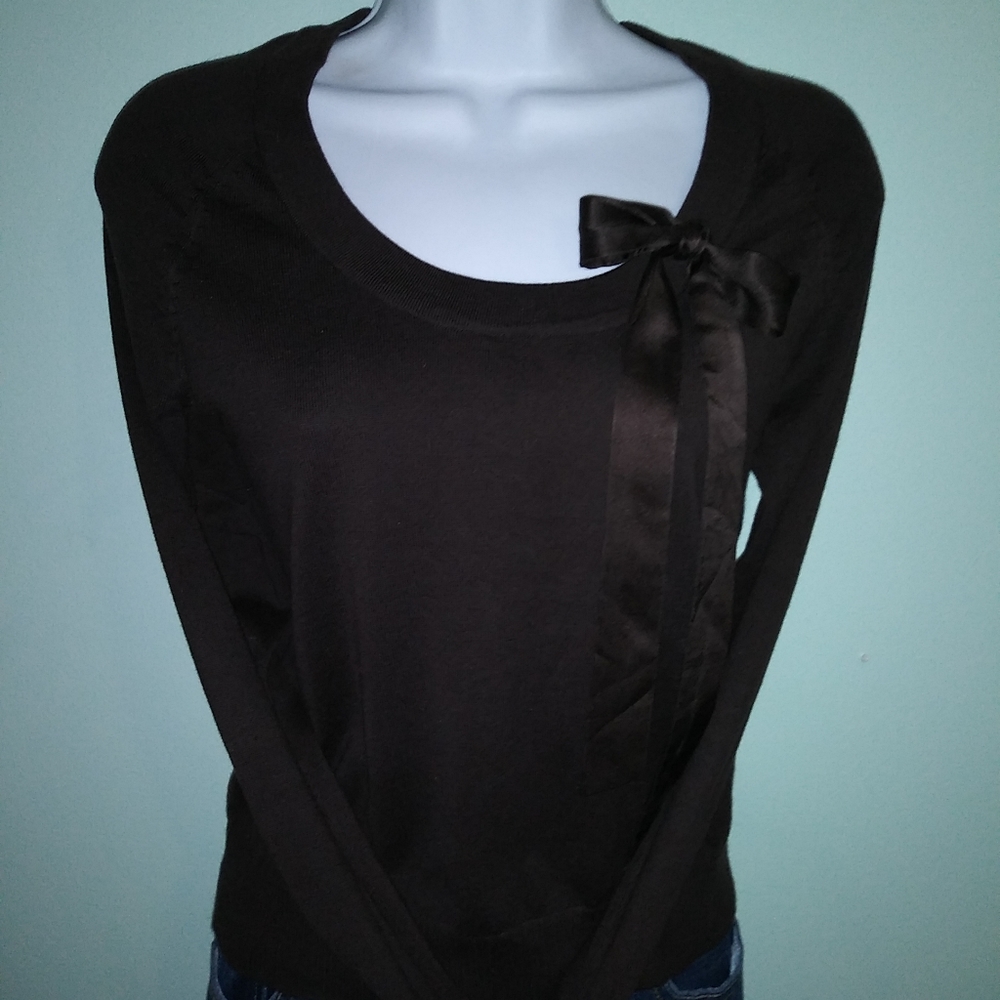 Limited Long Sleeve Sweater With Accented Bow